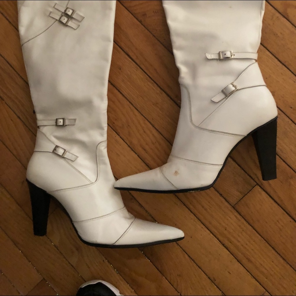 Firenz Anytime white Italian leather boots. Size 9